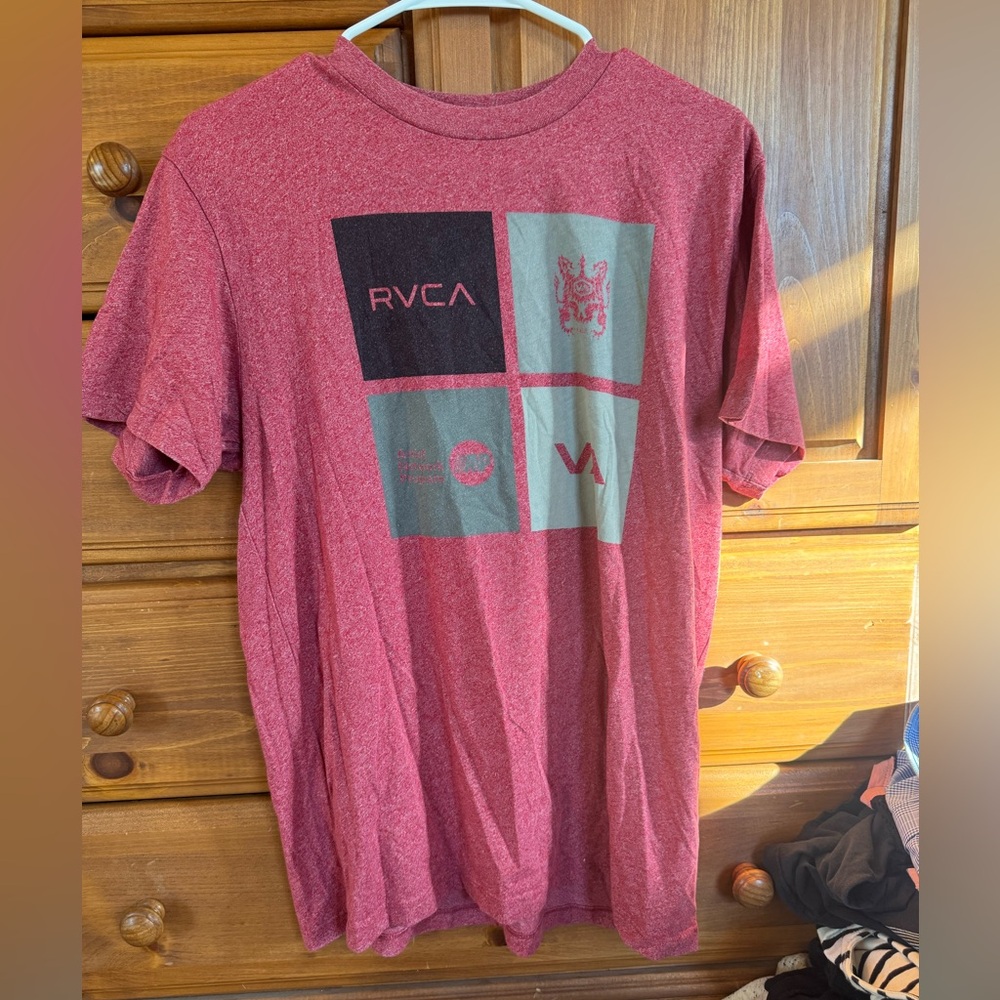 RVCA Men's Maroon Graphic Tee
